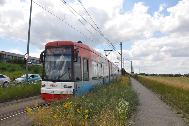 Das Gleis der U43 zwischen Asseln und Brackel ist veraltet. Die Bahnen können den Abschnitt nur langsam passieren. | Foto: Stadtanzeiger Dortmund, Käfer