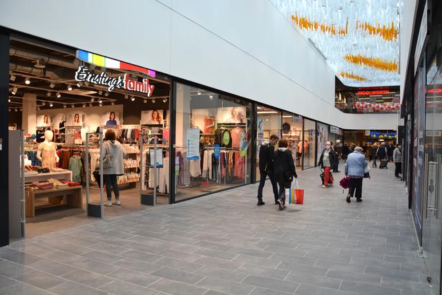 Auf einer Verkaufsfläche von mehr als 6.000 Quadratmetern präsentieren sich die Geschäfte in der Marktpassage in Neheim.