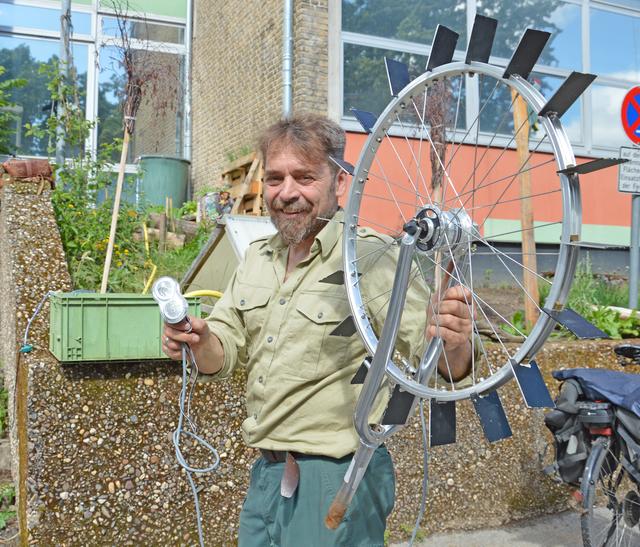 Förster Hannes Johannsen hat ein Konzept für die Sommer-Entdeckercamps erarbeitet, so dass trotz Corona Spaß und Wissenswertes rund um den Wald, die Tiere und das Klima vermittelt werden können.