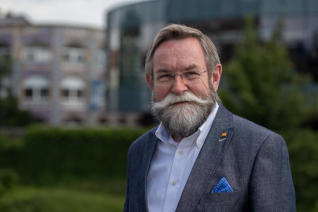 GFL-Ratsmitglied Dr. Ulrich Böhmer: Bürgerfreundliche Öffnung sollte gerade in den Ferien ein Auftrag der Bädergesellschaft sein. Foto: GFL