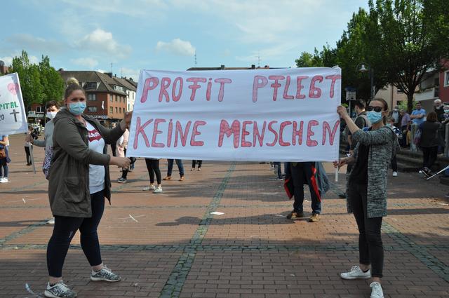 Die Botschaften auf den Transparenten sind eindeutig | Foto: cHER