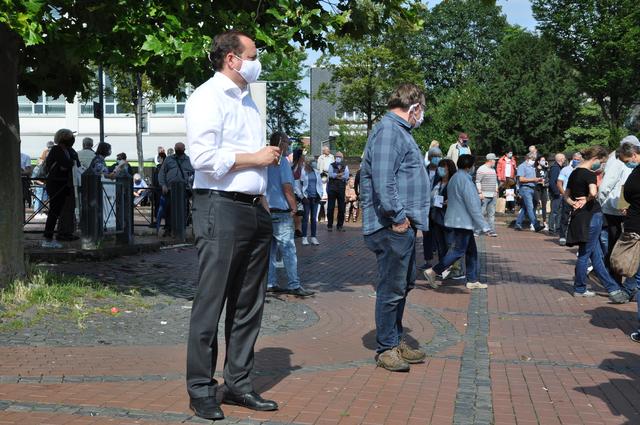 Auch Oberbürgermeister Thomas Kufen war nach Altenessen gekommen | Foto: cHER