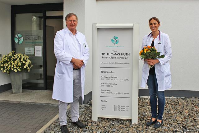 Foto © Jürgen Thoms -  Facharzt für Allgemeinmedizin Dr. med. Thomas Huth  und  Internistin und Kardiologin  Dr. med. Karoline Lohmann 