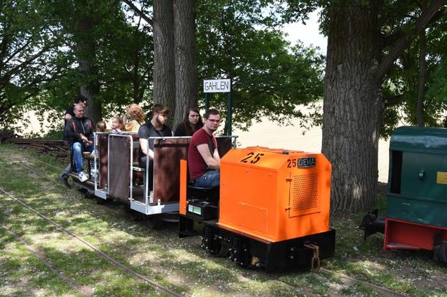 In Zusammenarbeit mit der Gemeinde Schermbeck bieten die Feldbahnfreunde als Ferienangebot wieder Fahrten an.  | Foto: Privat