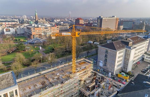 Zu den jüngsten Vorzeigeprojekten von Rundholz zählt der 2019 fertiggestellte vierstöckige Erweiterungsbau der Volkswohlbund Versicherungen am Dortmunder Südwall.