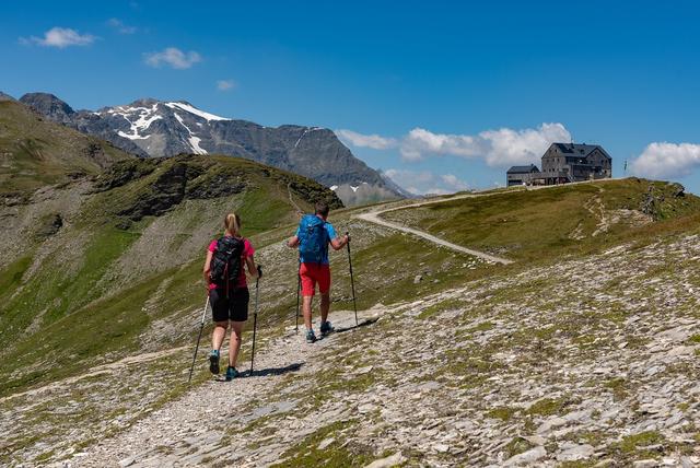 Auf dem Tauernhöhenweg zur Hagener Hütte (2.446m)