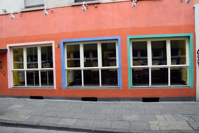 Verwaiste Fenster in der Pandemie.   