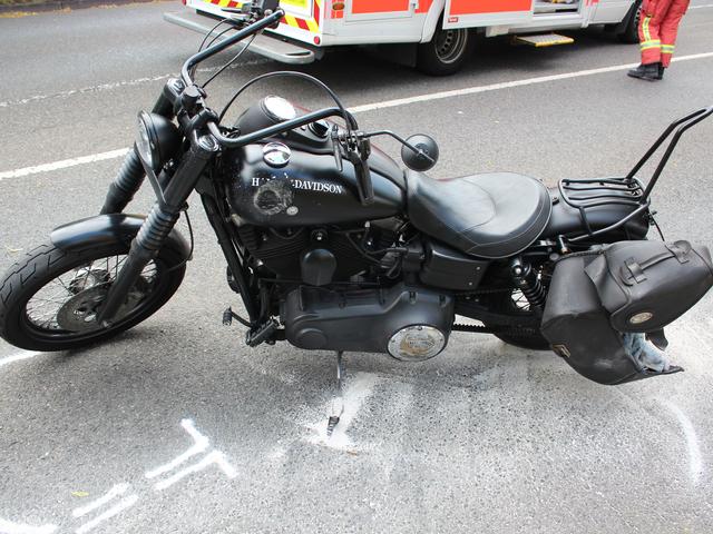 Am Motorrad des Esseners entstand ein geschätzter Sachschaden in Höhe von mindestens 5.000 Euro.