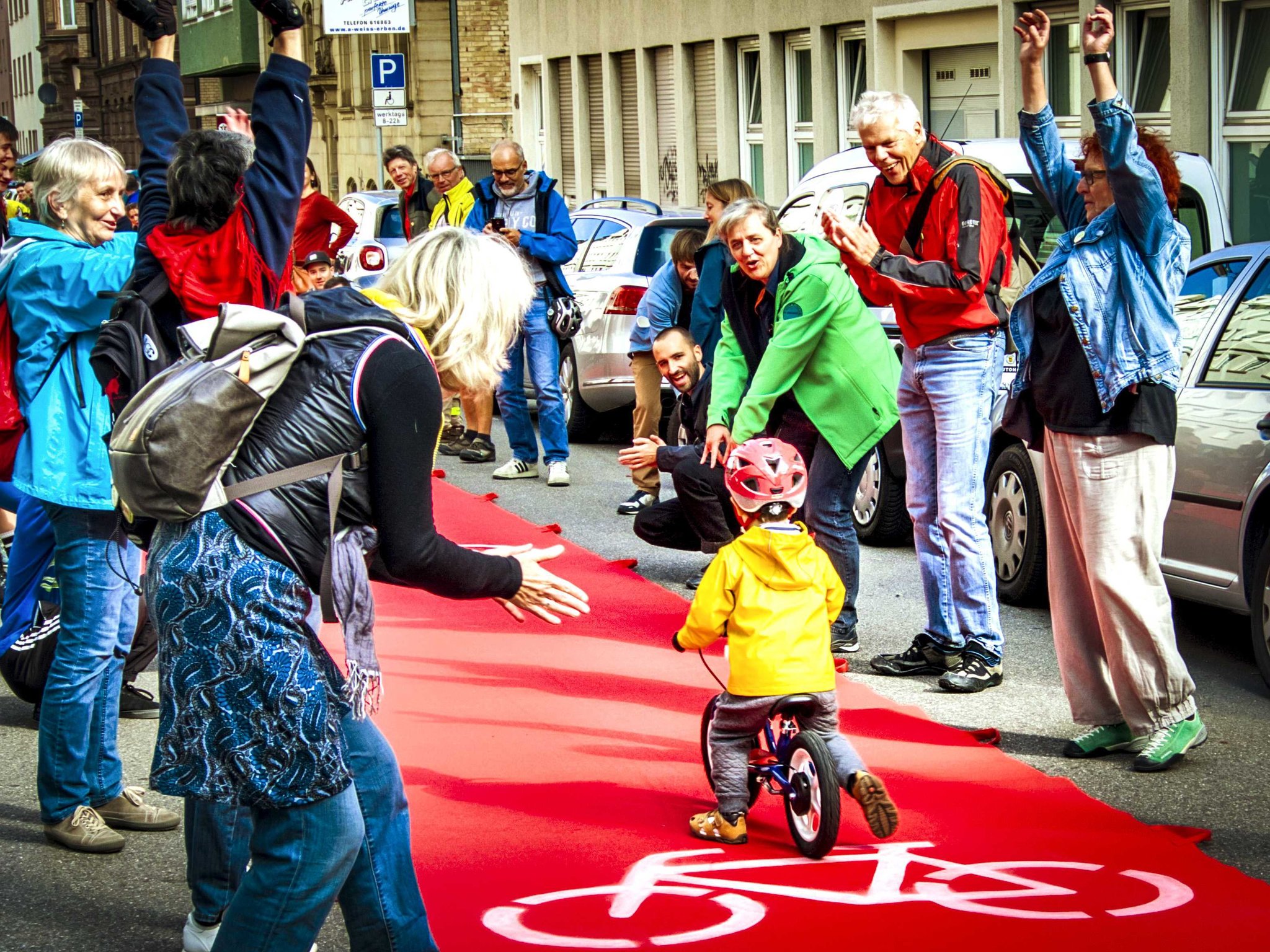 RadEntscheid Essen Kundgebung Am Samstag Auf Der Huyssenallee Roter 
