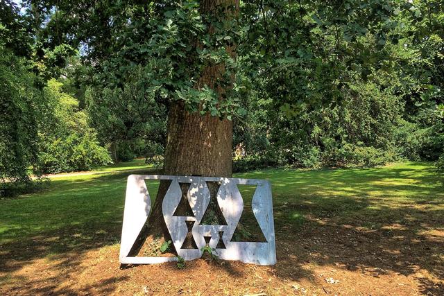 Rita Mc Bride: Mae West Conical Shapes Template (2007)