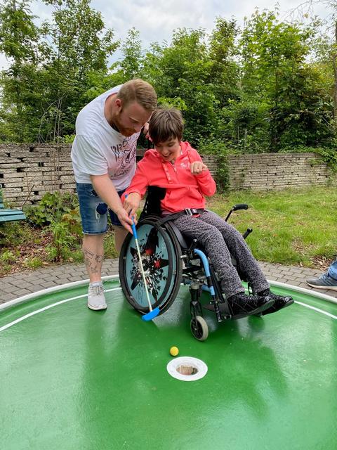 Beim Minigolf schlossen die Bewohner der Wohnprojekts Fünte neue Freundschaften.