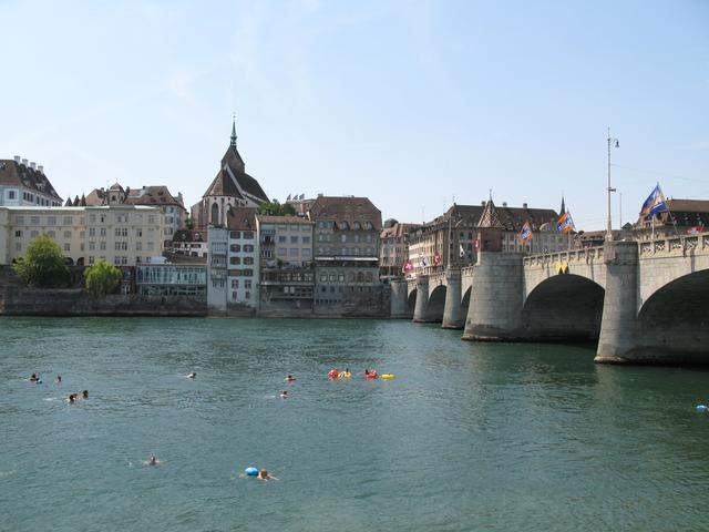 Basel Schwimmen im Rhein | Foto: Umbehaue