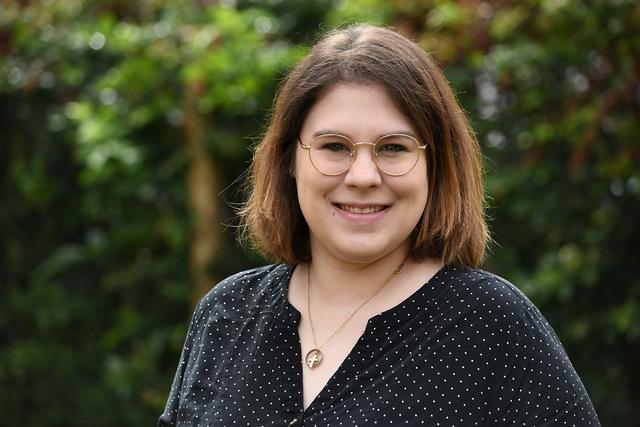 Bildunterschrift:
Sarah Maria Humberg stellt sich am 16. August den Menschen in Dorsten vor. Am 27. September erhält sie die offizielle Beauftragung zur Pastoralreferentin in Münster durch Bischof Dr. Felix Genn.
Foto: Bischöfliche Pressestelle/Michaela Kiepe