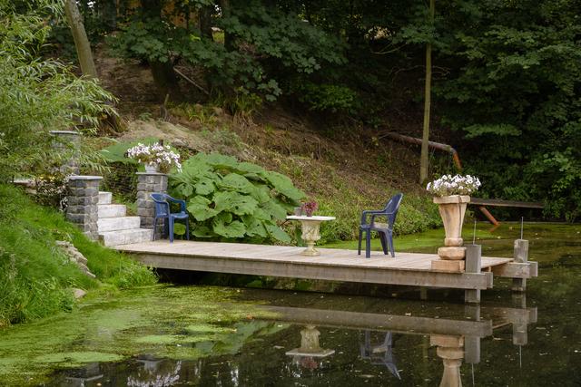 Hier hat sich jemand eine schöne Ecke zum Entspannen geschaffen.