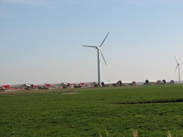 Windrad Montage die Einzelteile | Foto: Umbehaue