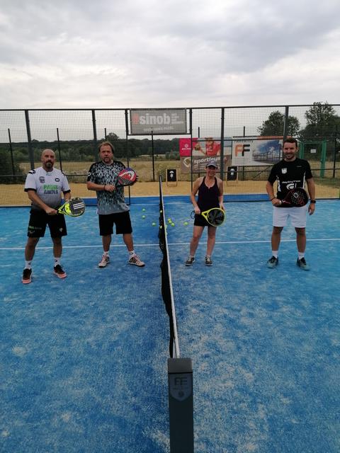 Auch der Padel-Nationalspieler Daniel Lingen (re) hatte viel Spaß, sein Wissen und seine Erfahrungen weiterzugeben.