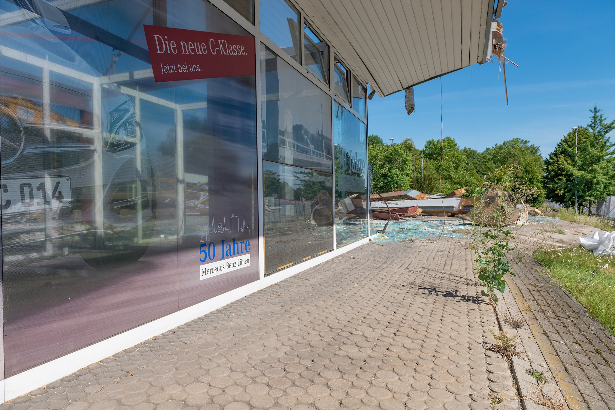 Ecke Kurt Schumacher Strasse In Lunen Abriss Der Alten Mercedes Niederlassung Ist In Vollem Gange Lunen