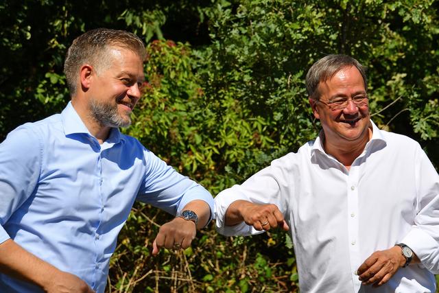 Stopp - das ganze bitte nochmal ohne Personen im Hintergrund