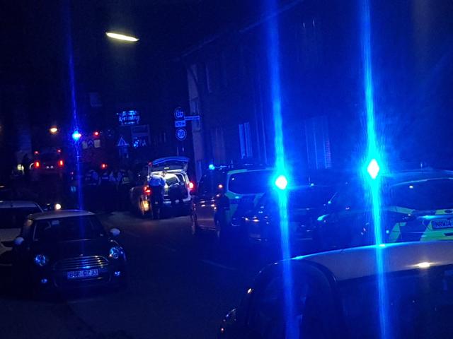 Der bekannte und bei vielen beliebte Imbissbetrieb "Grillstübchen" an der Dorfstraße direkt gegenüber der St. Antoniuskirche wurde am Sonntagabend (9. August) von einer Gruppe unbekannter Männer überfallen und komplett zerstört.