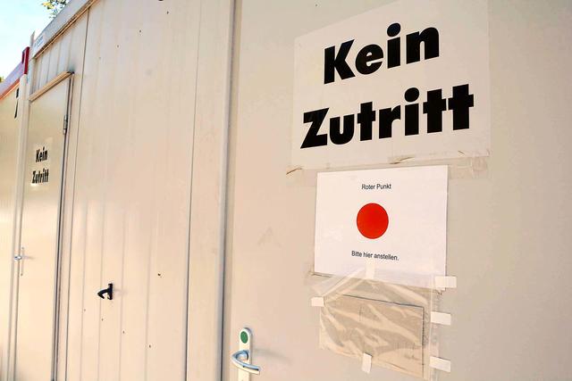 Bei der Bekämpfung der Pandemie setzt die Stadt Dortmund auf eine breite Test-Strategie. Hier an der Teststelle am Klinikum Nord werden Reiserückkehrer getestet, die aus Ländern kommen, die vom Robert-Koch-Institut als Risikogeebiet eingestuft sind.