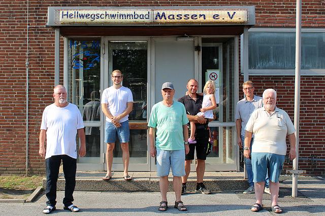 Vom Team Hellwegschwimmbad: (von links) Erwin Floer (1.Vorsitzender), Christian Wigant (Beirat und zuständig für die Homepage und Presse), Hans Weirich (Beirat und zuständig für Technik und Elektronik), Tobias Boos (Beirat und zuständig für Technik), Thorsten Kopf (Schatzmeister) und Manfred Herper (Beirat und Koordinator)