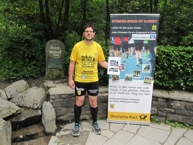 Start des Ultrawalks an der Ruhrquelle/Winterberg