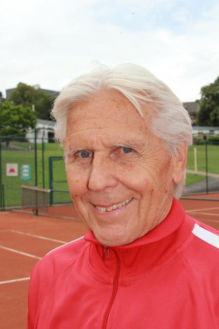 Mannschaftsführer Wilfried Franke ist sich sicher: „Solange uns die Füße tragen, werden wir Oldies unserem geliebten Tennisvergnügen weiter nachgehen!“