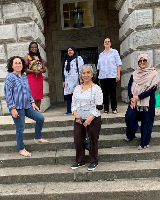 (v. l.n.r.)Nurten Topal-Dridi, Jacquelie Mühlemeier, Gushad Abdulwahed, Halimeh Pourfarzaneh, Mehrnaz Koch und Djamila Sadr-Haseb.