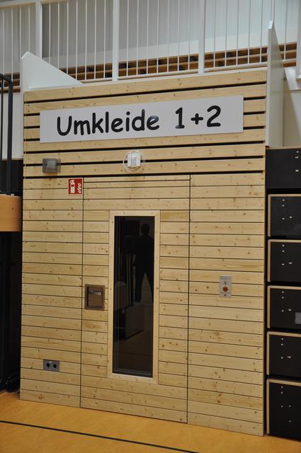 Holz an den Wänden kann und soll viel aushalten. | Foto: Stadtanzeiger Dortmund, Käfer