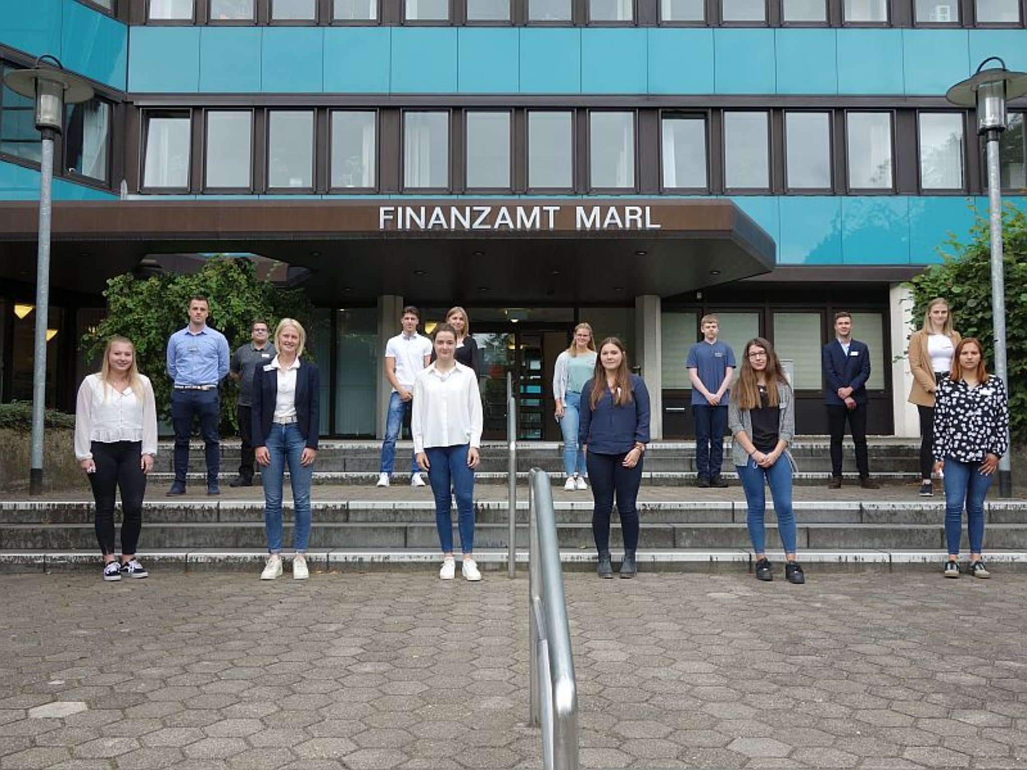 Verstärkung für das Finanzamt Marl: 15 junge Nachwuchskräfte beginnen duales Studium - 6 im ...