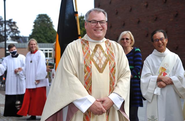 Rainer Maria Woelki hat Pfarrer Michael Hoßdorf zum 1. September neben seiner Aufgabe als leitender Pfarrer der Kirchengemeinde St. Gereon und Dionysius in Monheim auch zum Pfarrer der Kirchengemeinde St. Josef und Martin in Langenfeld ernannt.