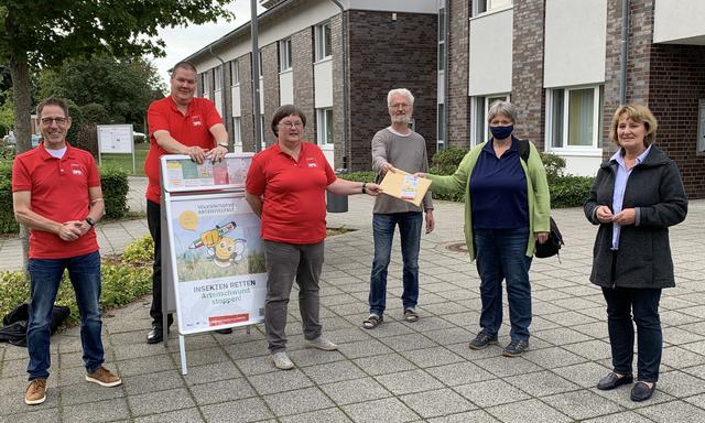 Foto v.l.: Willi van Beek (SPD), Oliver Birkhahn (SPD), Karin Wilhelm (SPD), Ludger Wittenhorst (BUND Kreisgruppe Kleve) Monika Hertel (NABU Kreis Kleve) und Bürgermeisterkandidatin Dr. Ursula Pitzner (parteilos)