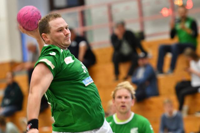 Der Werdener Spielertrainer Lucas Jachens glänzte mit acht Treffern.
Foto: Bangert