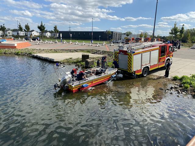 Rettungsboot der Feuerwehr Gelsenkirchen übernimmt dauerhaft Liegeplatz in der Stölting Marina