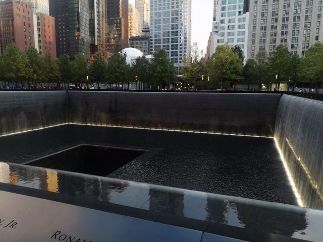 9/11 Memorial. Ein bedrückender und beeindruckender Ort zugleich.