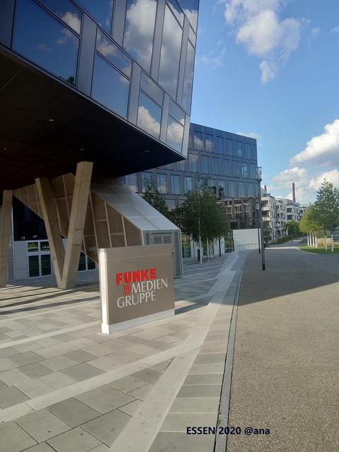 direkt an der HALTESTELLE "Berliner PLATZ"