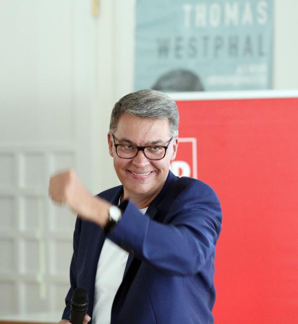 SPD OB-Kandidat Thomas Westphal nach Verkünden der ersten Ergebnisse.