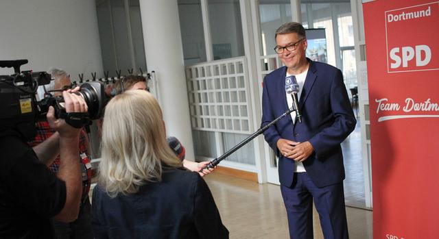 SPD OB-Kandidat Thomas Westphal nach Verkünden der ersten Ergebnisse.