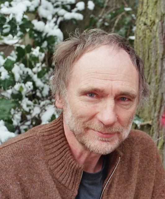 Gerd Henkel, Ex-AKS-Urgestein, erlebten Schüler-Generationen Jahrzehnte hautnah: Engagiert, kraftvoll, unabhängig, prinzipienfest, mutig. Gerhard Henkel ist tot.