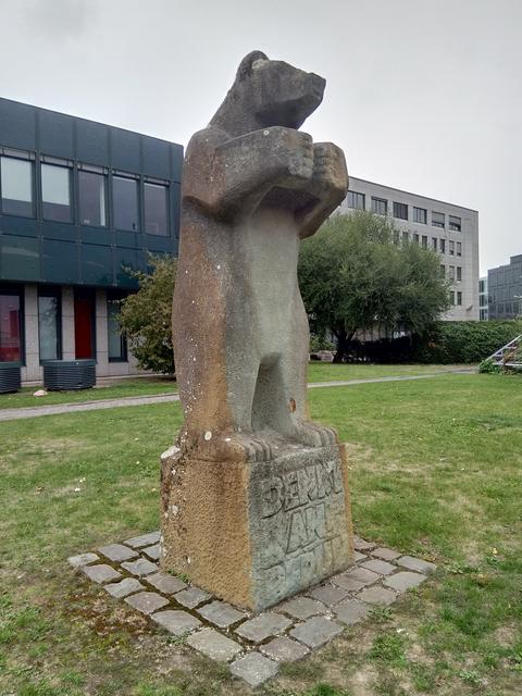 ...alt aber ein MUSS... der "Berliner´ BÄR" :-)))