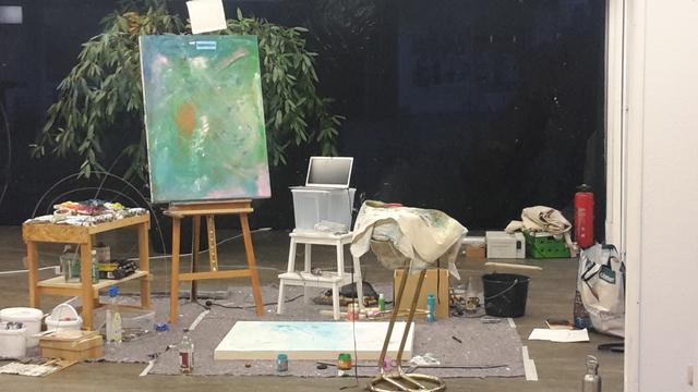 Einblick in den Arbeitsplatz von Konrad Magin. | Foto: Galerie