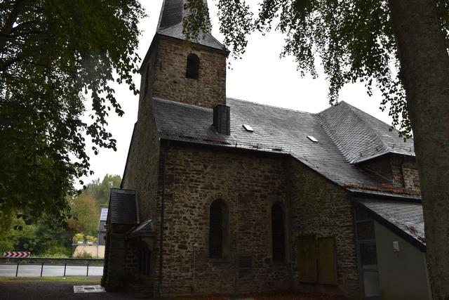 Die Bruchsteinkirche in Dahl.
