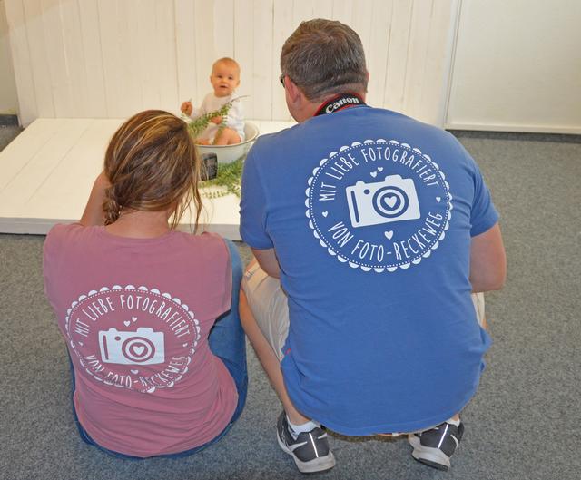Das Team rund um Fotografin Julia Reckeweg bietet mit verschiedenen Hintergründen und Accessoires vielfältige Möglichkeiten bei den Bildern.