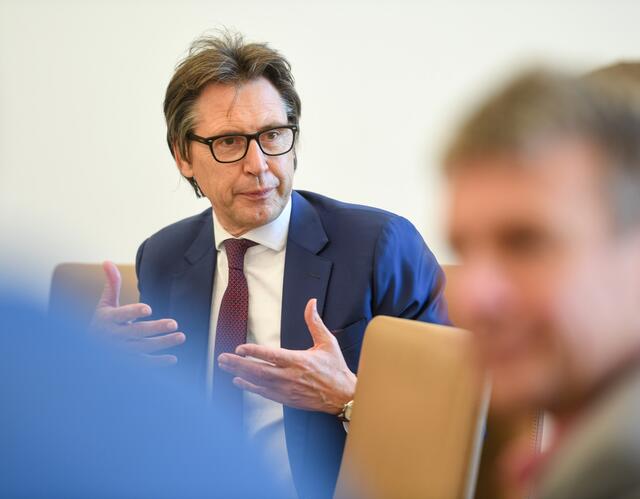 Bei der Pressekonferenz zur Corona-Krise gerät Krisenstab-Leiter Dr. Frank Steinfort nicht selten in Wallung.
Foto: PR-Foto Köhring/AK