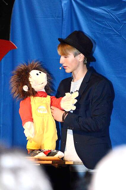 Am Donnerstag, 24. September, auf der "Offenen Bühne" im Scala Kulturspielhaus in Wesel: Der junge Bauchredner aus Ginderich, Daniel Stippel (17).