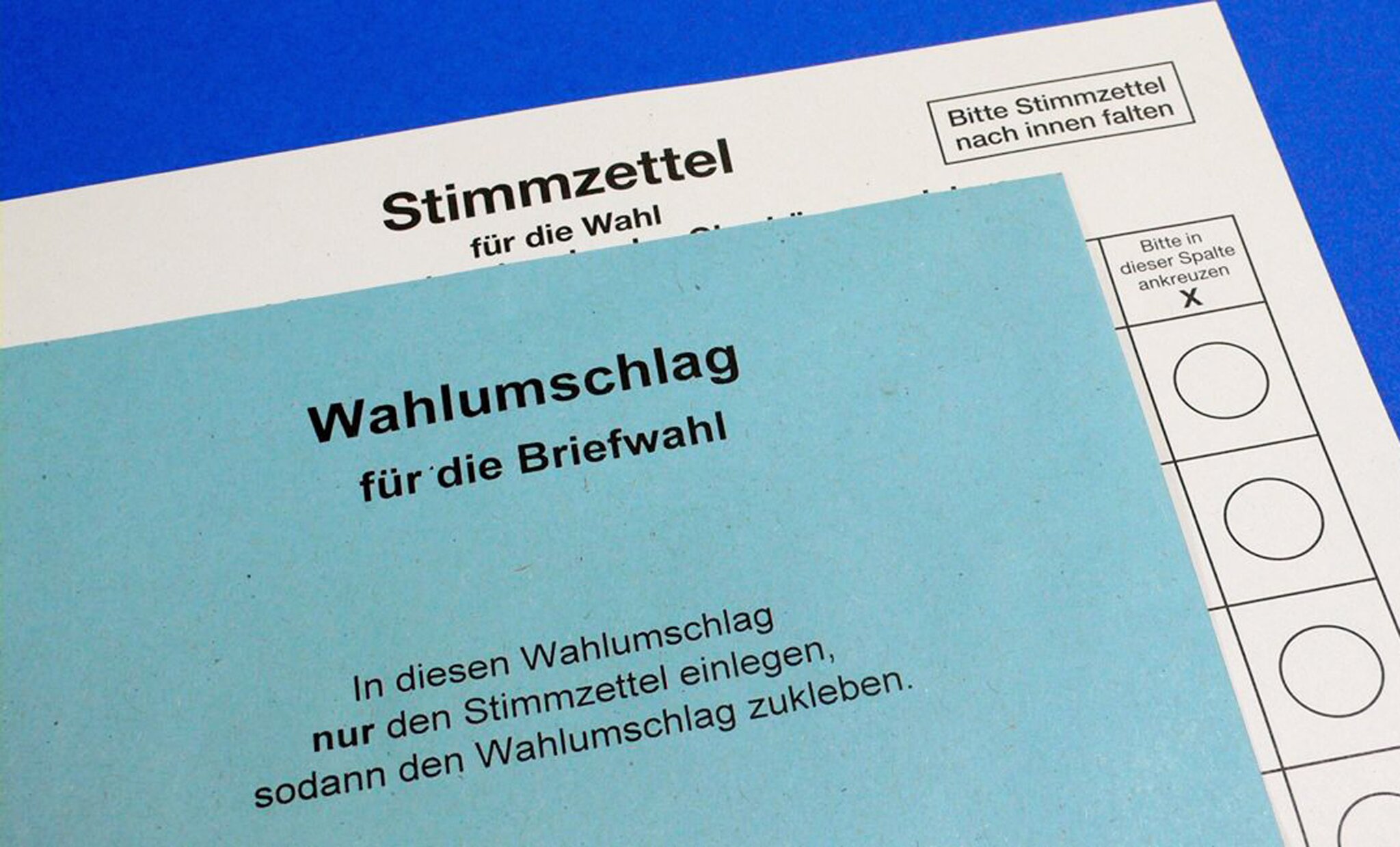 Stichwahl für das Amt des Landrats Briefwahlbüros sind