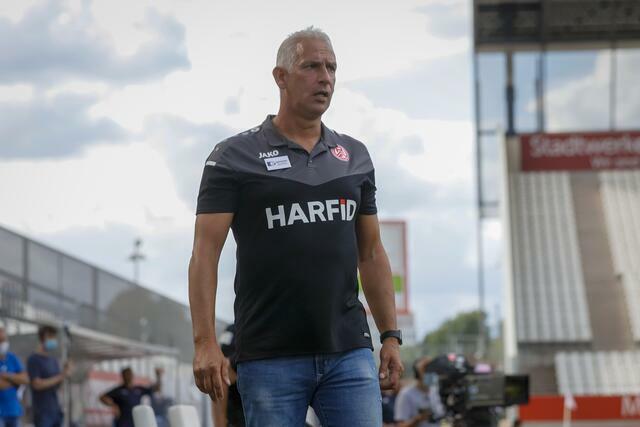 Christian Neidhart war nur bedingt zufrieden. Vor allem die ungenutzten Überzahlsituationen in der Schlussphase erzürnten den RWE-Trainer.