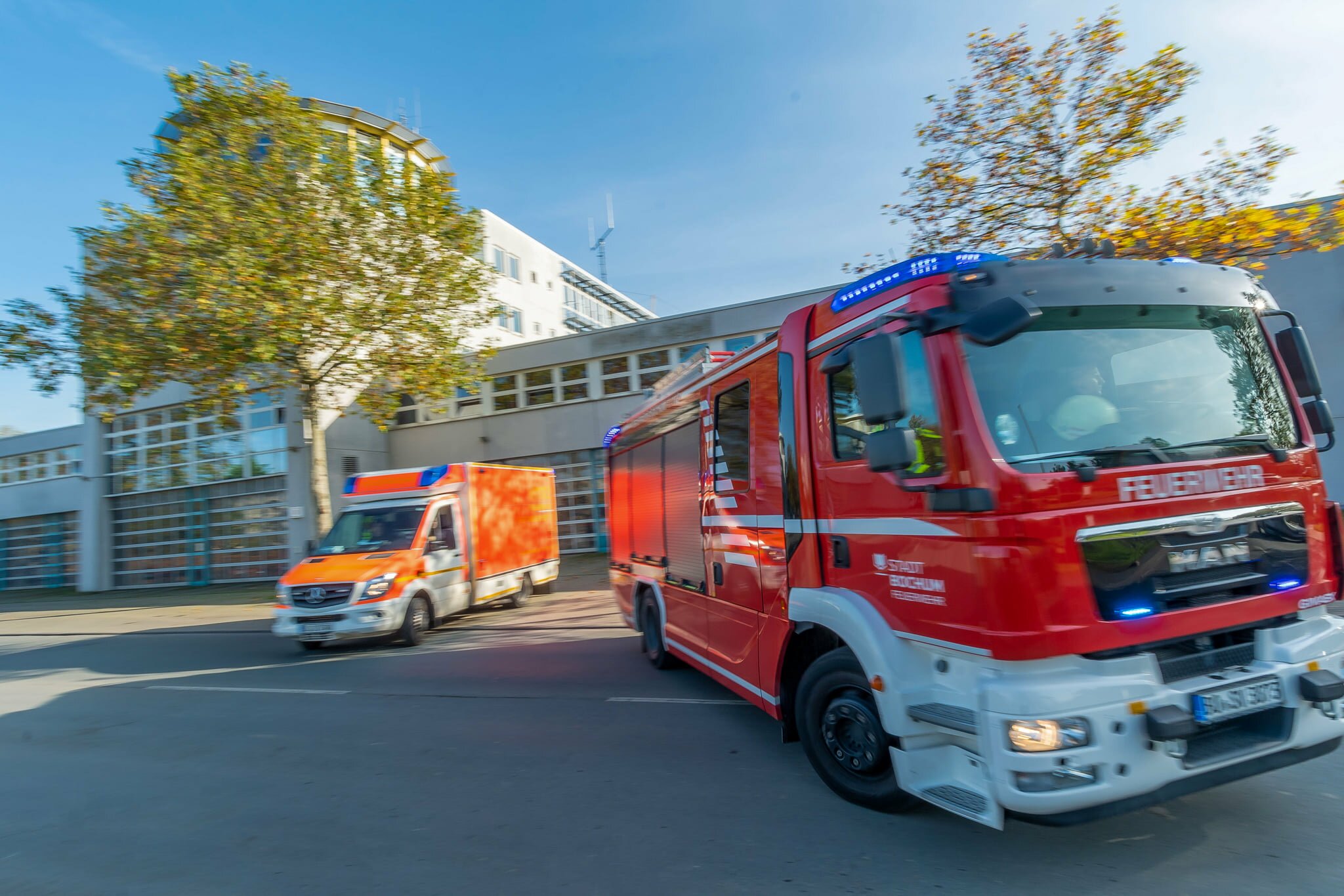 Monheim: Feuerwehreinsatz In Verpackungsfabrik – Neues Aus Der Nacht! - jtpgq4d