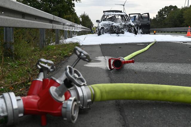 Riesiges Glück hatte der Fahrer eines Pkw, der am Donnerstagabend auf der A 31 zwischen den Anschlussstellen Dorsten/Lembeck und Reken in Flammen aufging. 