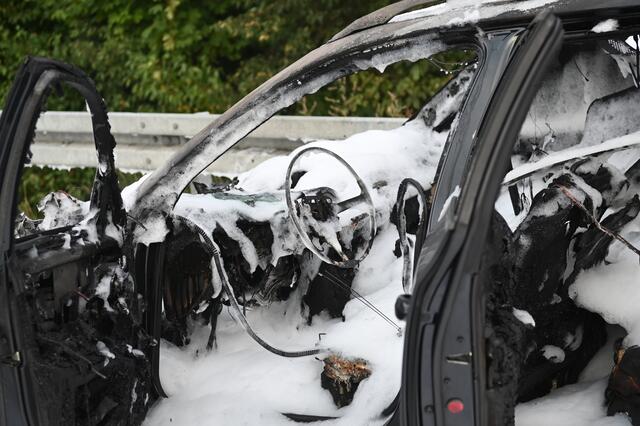 Riesiges Glück hatte der Fahrer eines Pkw, der am Donnerstagabend auf der A 31 zwischen den Anschlussstellen Dorsten/Lembeck und Reken in Flammen aufging. 